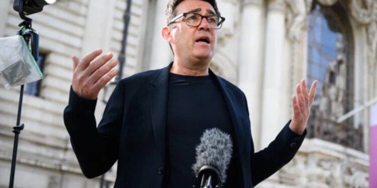 Konflikt në Partinë Laburiste, Starmer i ndalon Burnham-it kandidimin për zgjedhjet e parakohshme parlamentare.