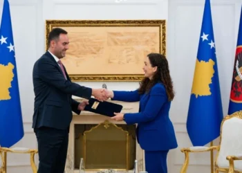 Konjfuca prises rekordin e Vjosa Osmanit