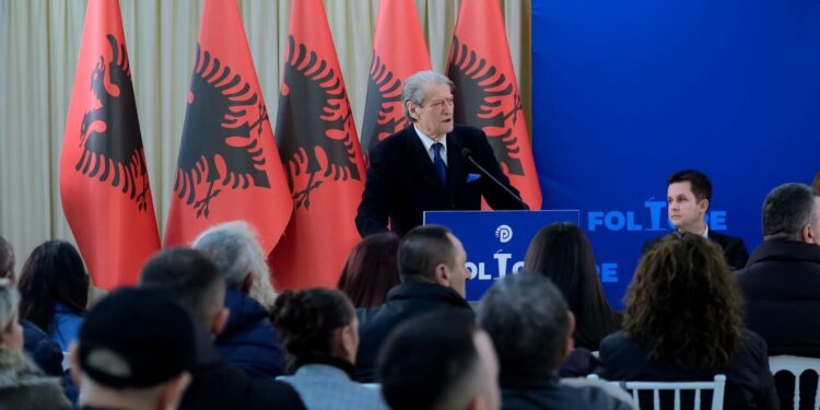 Kriza e '97 në Shqipëri shkaktohet nga gabimet e PD-së", thotë Berisha: "I informuam qytetarët për piramidat dhe u rikuperuam.