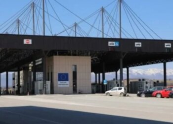 Kufijtë me Maqedoninë e Veriut mbyllen, priten kufizime në lëvizjen e mallrave në hyrje dhe dalje nga Shqipëria.