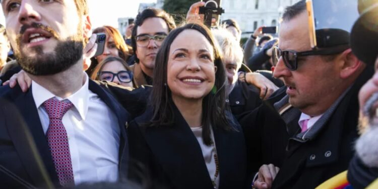 "Kur të arrijë momenti i përshtatshëm" / Pas arrestimit të Maduros, liderja e opozitës venezueliane aspiron të bëhet presidentja e parë grua në vend.