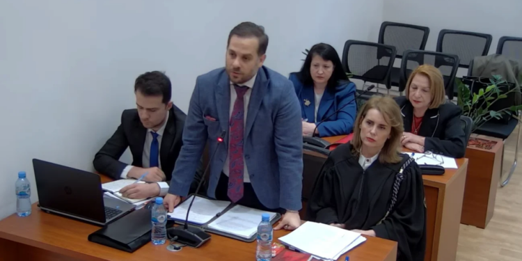 LIVE/ Rama kërkon pezullimin e Ballukut, Kushtetuesja e shqyrton vendimin. Kryeministria dhe Kuvendi: Kushtetuta u shkel, ministri është nën mbrojtjen e një deputeti. SPAK: Pezullimi është një masë e përkohshme.