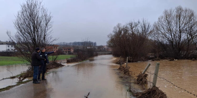 Lumi Mirusha del nga shtrati, rrugët në Malishevë të pakalueshme