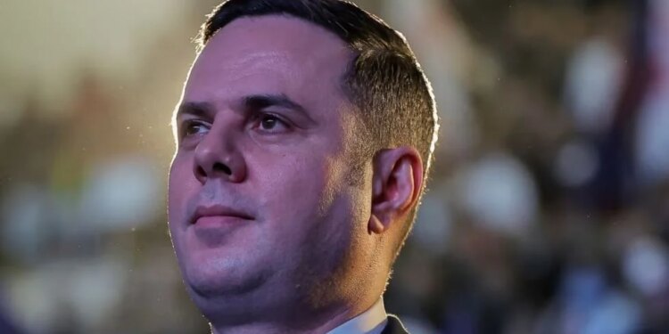 Lumir Abdixhiku nuk jep dorëheqje nga posti i kryetarit, mbijeton votëbesimin në Kuvendin e LDK-së