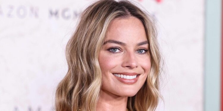 Margot Robbie shpallet si femra më e bukur në botë!