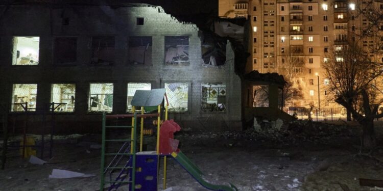 Masivë ndërprerje të energjisë elektrike në Ukrainë dhe Moldavi, dyshohet për një defekt teknik si shkak.