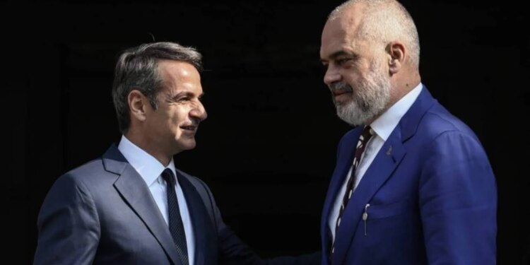 “Mendoni se jeni pasardhës të Platonit dhe Aristotelit,” thotë Mitsotakis pas kritikave të mediave greke për Ramën: E njoh prej vitesh, ka një stil të veçantë komunikimi.