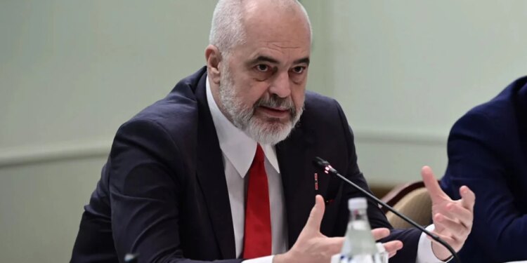 “Mendoni se jeni pasues të Platonit dhe Aristotelit”, komenti i Ramës ngjall polemika në mediat greke. Kryeministri: Ata janë filozofë grekë, por...