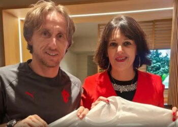 Milan, Modric merr çmimin ‘Gentilezza’ dhe i dedikon të mbijetuari të Crans-Montana