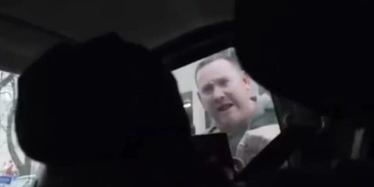 Minneapolis: Agjentët e ICE-it paralajmërojnë gazetarët e RAI-it: Nëse na filmoni, do t’ju...