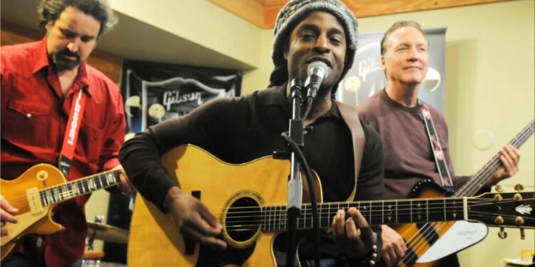 Muzikanti John Forte, ish-bashkëpunëtor i Fugees dhe kandidat për Grammy, ndërron jetë në moshën 50-vjeçare.