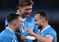 Napoli i kthen përgjigje Interit, rikthehet në sukses duke mposhtur Sassuolon.
