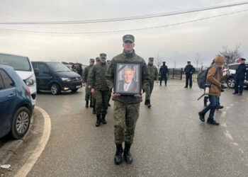 Nexhat Daci u nderua me një ceremoni shtetërore për lamtumirën e tij të fundit.