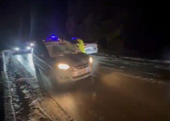 Nisin reshjet e borës në Qafën e Llogarasë, qarkullimi nga Dukati në Palasë bëhet i vështirë.