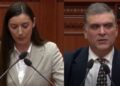 “Opozita e lë seancën për të ndjekur Big Brother”/ Zegjine Çaushi në debat me Blushin në Parlament: “Po, Tedi, me ty po flas, edhe ti ke arsye për ta ndjekur.”