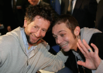 Partnerja e tij hoqi 200,000 euro nga llogaria bankare, konflikti mes Valentino Rossit dhe babait të tij përfundon në gjykatë.