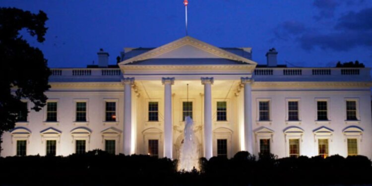 Pas komenteve të Trump mbi NATO-n dhe Afganistanin, Shtëpia e Bardhë përgjigjet: Ai ka të drejtë rreth kontributeve të Amerikës…