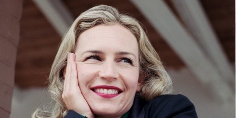 Pas një jave, Lea Ypi ikën e zhgënjyer: Mirupafshim Shqipëri, më ke lënë një llakun të shpifjeve.