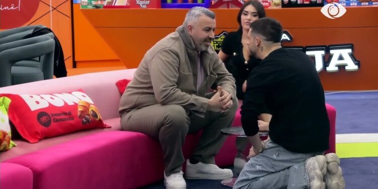 "Pas një kënge për një fëmijë të ndjerë" / Gimbo debaton fuqishëm me Rogertin: Banori: E sheh sa i lig jeni?