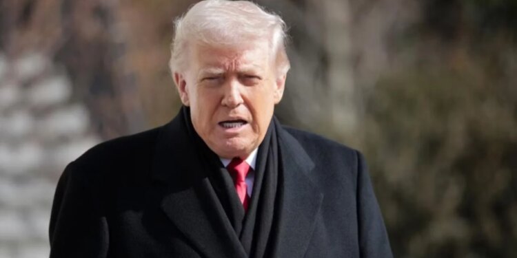 Pas një viti mbylljeje, Trump njofton rihapjen e hapësirës ajrore mbi Venezuelë.