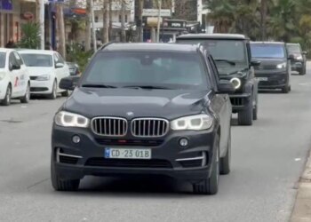 Pas vizitës në Vlorë, Ivanka Trump ndalet në Tiranë me automjetin e ambasadorit amerikan në Shqipëri.