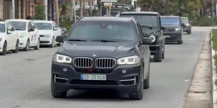 Pas vizitës në Vlorë, Ivanka Trump ndalet në Tiranë me automjetin e ambasadorit amerikan në Shqipëri.