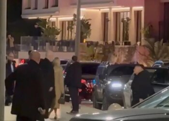 Për më shumë se 40 minuta, Rama dhe vajza e Trump kalojnë kohë në një kafene në Vlorë, para se të nisen me makinë drejt Orikumit.