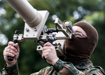 Për të arritur objektivat e NATO-s për vitin 2030, nevojiten edhe 80,000 ushtarë; numri i ushtarëve gjermanë aktivë tejkalon 184,000.