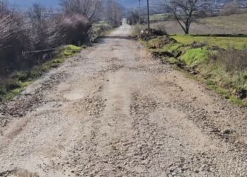 Përmbytjet dëmtojnë rrugën/ Aksi Korçë-Pustec-Zaroshkë në gjendje të keqe, banorët dhe turistët hasin vështirësi.