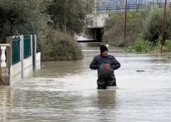 Përmbytjet shkaktuar nga kushtet e këqija të motit, Gjermania ndihmon me 250 mijë paund për familjet e goditura.