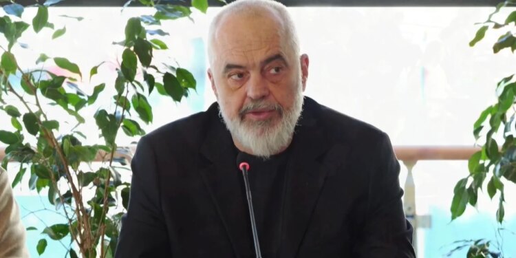 "Përmbytjet si rezultat i mbetjeve, një problem shqiptar": Rama thirri kryebashkiakët dhe kritikoi pushtetin vendor: Duhet ndaluar kjo situatë kaotike.