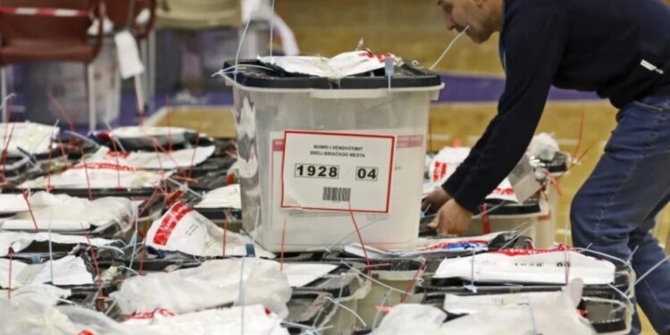 Përplasje për manipulimin e votave, mbi 100 komisionerë të ndaluar në Prizren