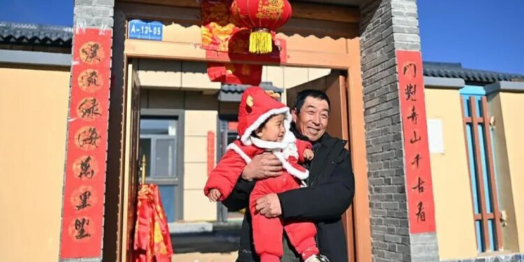 Popullsia e Kinës vazhdon të zvogëlohet për vitin e katërt me radhë, lindjet arrijnë nivele rekord të ulëta.