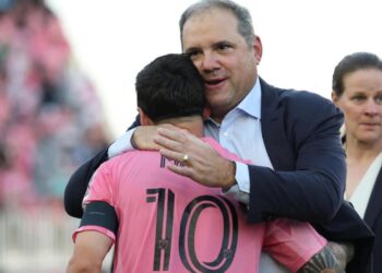 Presidenti i CONCACAF nën hetim për evazion fiskal, shpall pagë prej 2.1 milion dollarësh për vetëm 5 orë punë në javë…