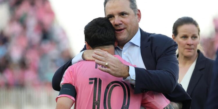 Presidenti i CONCACAF nën hetim për evazion fiskal, shpall pagë prej 2.1 milion dollarësh për vetëm 5 orë punë në javë…