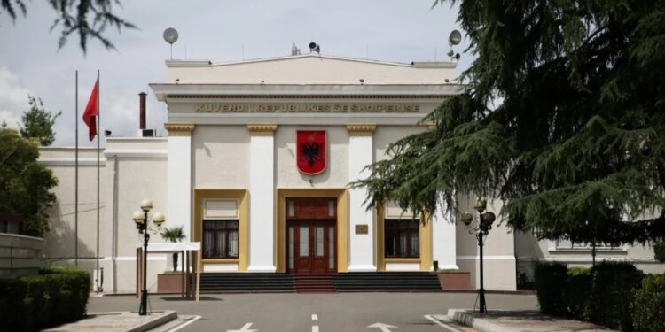 Projekti për statusin, Shoqata e gjyqtarëve paralajmëron Kuvendin: Po rrezikoni standardet e shtetit të së drejtës, po anashkaloni garën për pozitat drejtuese.