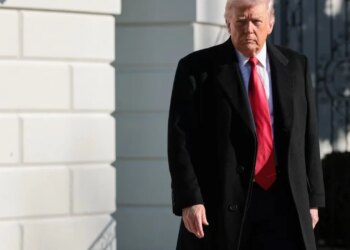 Protesta të dhunshme në Iran: Trump heq dorë nga takimi me liderët e sigurisë kombëtare, ndërsa diskutimet mbi strategjinë ndaj Teheranit prisnin.