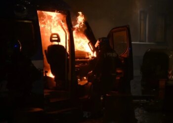 Protestë e dhunshme në Torino, pamje si në zonat e luftës, përplasje mes tubuesve dhe policisë