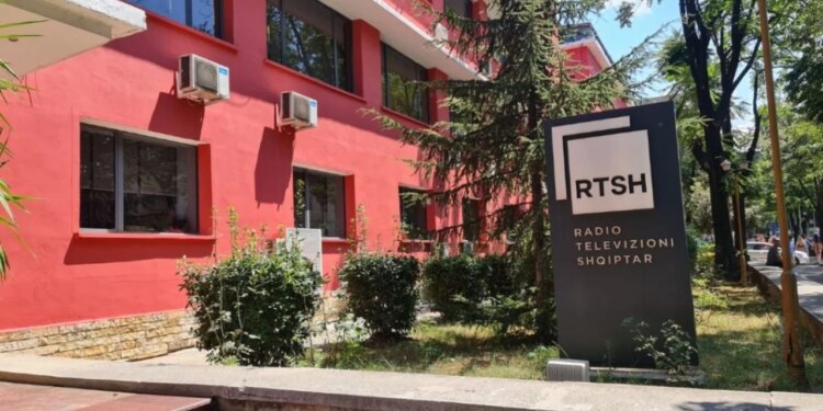 "RTSH në dështim, kërkohet mbyllja e saj" / Asociacioni i Gazetarëve të Shqipërisë reagon ndaj Ramës: Është e paarsyeshme që dështimi të bartet…