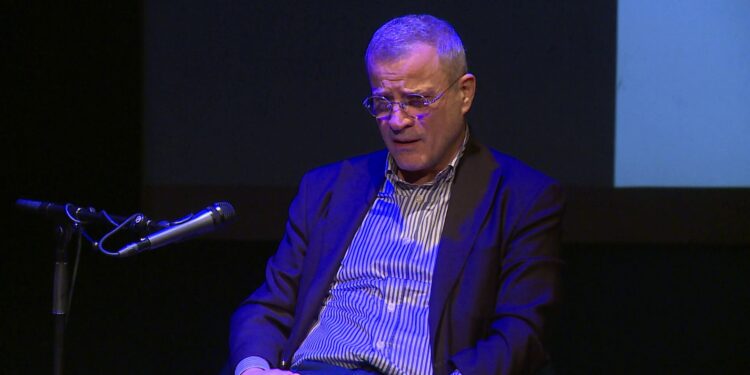 Rinia e regjisurës në skenë, Arben Imami: Regjisori ka mundësinë të krijojë një univers të ri, pa kufij; arti është pa forma.