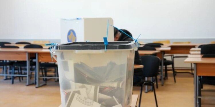 Rinumërimi i votave për zgjedhjet e 28 dhjetorit në Kosovë kërcënon krijimin e institucioneve.