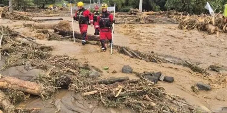 Rrëshqitje dheu në malin Maunganui në Zelandën e Re, disa individë të zhdukur, përfshirë edhe fëmijë