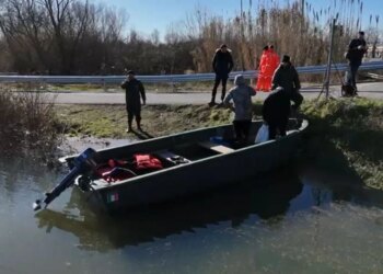 Rritja e shkarkimeve, NënShkodra në përmbytje, banorët e Obotit lëvizin vetëm me varka.