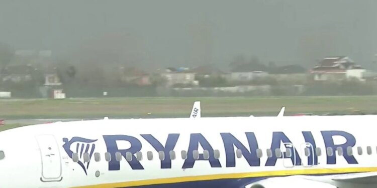 Ryanair shton fluturime në Tiranë, 20 ruta të reja për sezonin veror 2026.