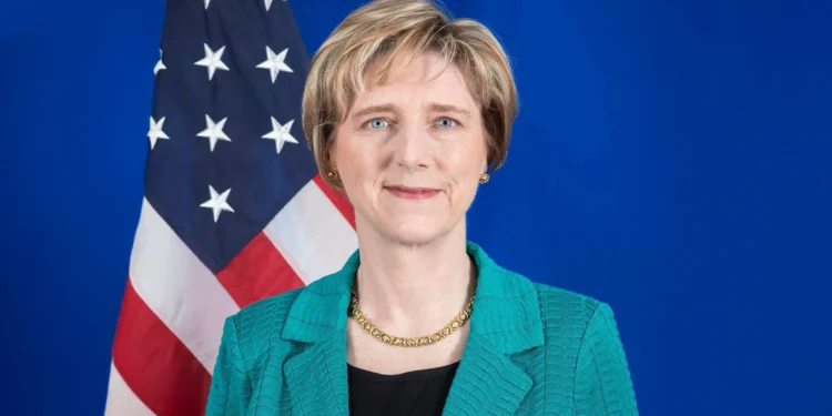 SHBA emëron drejtoreshën e misionit diplomatik në Venezuelë, Laura Dogu arrin në Karakas.