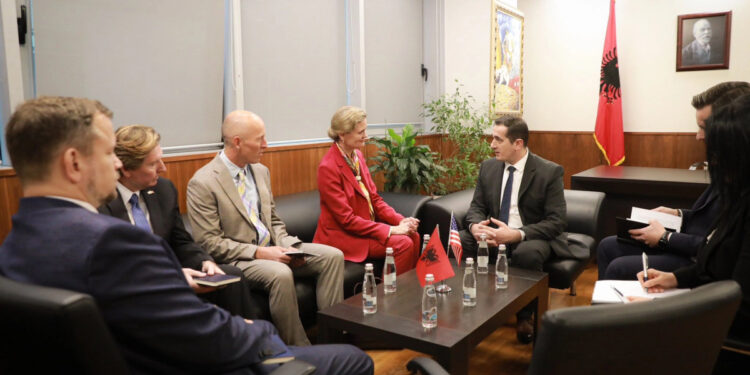 SHBA i dërgon mesazh Shqipërisë: Do të luftojmë kartelet e drogës kudo që të jenë.