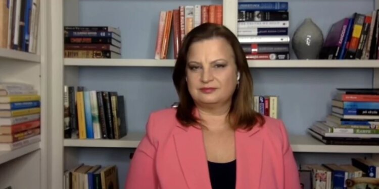 SHBA me qasje të ashpër: Bllokim për Shqipërinë, por jo për Serbinë, thotë gazetarja në ‘Top Story’: Njerëzit largohen për shkak të mungesës…