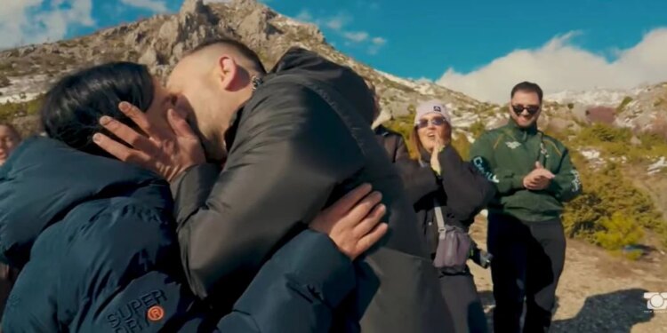 Seno arrin marrëveshje me ish-bashkëshorten, i dërgon puthje të drejtpërdrejta; ish-banori i ‘BBV’: Juelës i dhashë lule, ndërsa Edrës…