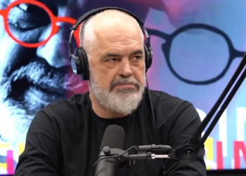 “Shqetësime dhe trillime që frymëzuan disa teoritë dhe legjenda”, Rama reagon ndaj akuzave të opozitës për Bordin e Paqes: E votuan, pavarësisht komenteve të tyre.