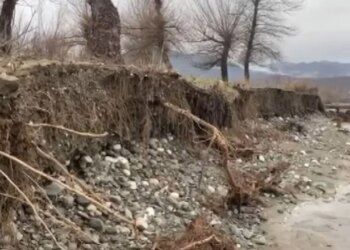 Shtyllat elektrike në Mirditë përsëri të rrëzuara nga rrëshqitja e dheut, gërmimi po afron drejt shtëpive, nevojitet ndërhyrje urgjente.